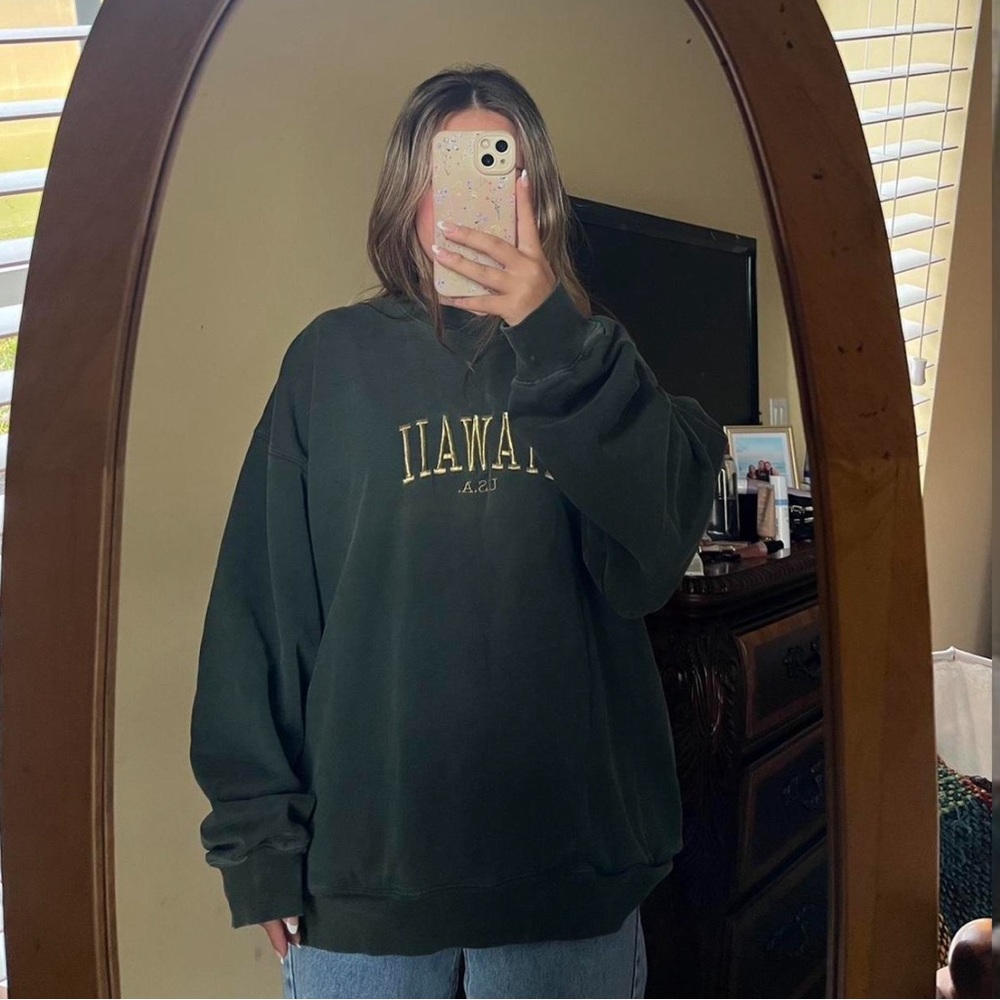 brandy melville hawaii crewneck